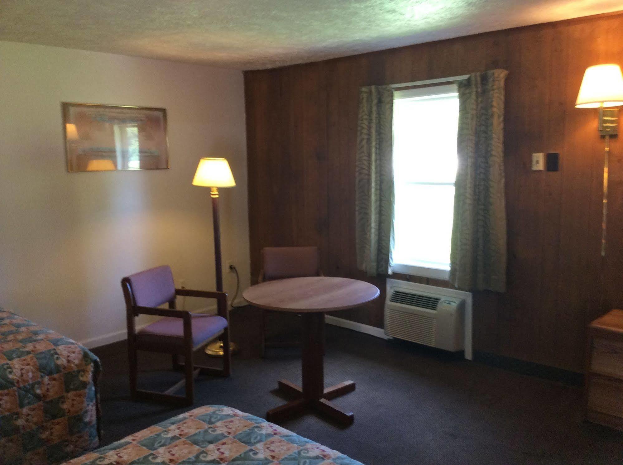Woodridge Motel Терре-Хот Экстерьер фото